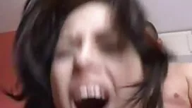 Seorang gadis di bil ...