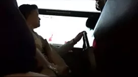 Di kolam renang ceri ...