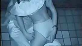 GADIS menyajikan den ...